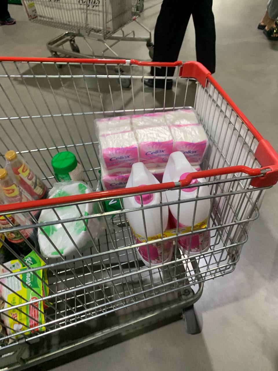 Modern Trade Distribution of Cellox and Hygienist Products by BJC at Makro Cambodia 12 Dec - Image 5